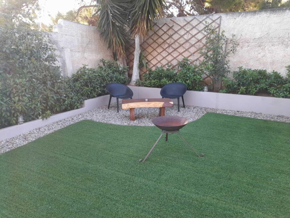 Suite With Garden Agia Marina  Buitenkant foto