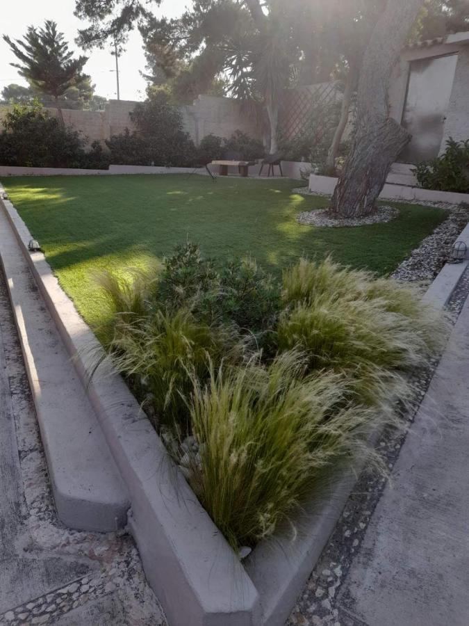 Suite With Garden Agia Marina  Buitenkant foto