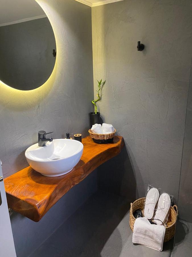 Suite With Garden Agia Marina  Buitenkant foto