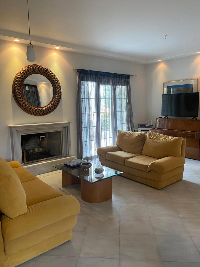 Suite With Garden Agia Marina  Buitenkant foto